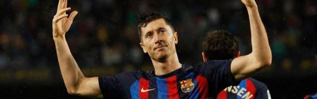 开云官方-巴萨夺冠历程回顾：世界杯前逆袭，国家德比定乾坤